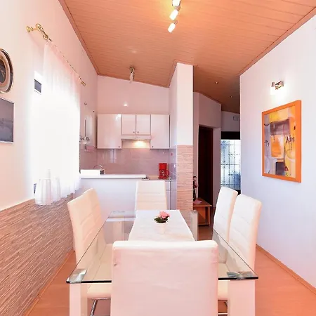 Fuer 6 Personen Ca 60 Qm In Peroj, Istrien Istrische Riviera Apartment *