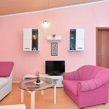 Apartment Fuer 6 Personen Ca 60 Qm In Peroj, Istrien Istrische Riviera *